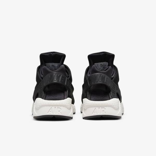 Men's Nike Air Huarache LE Sneakers Black / White | NK307YKX