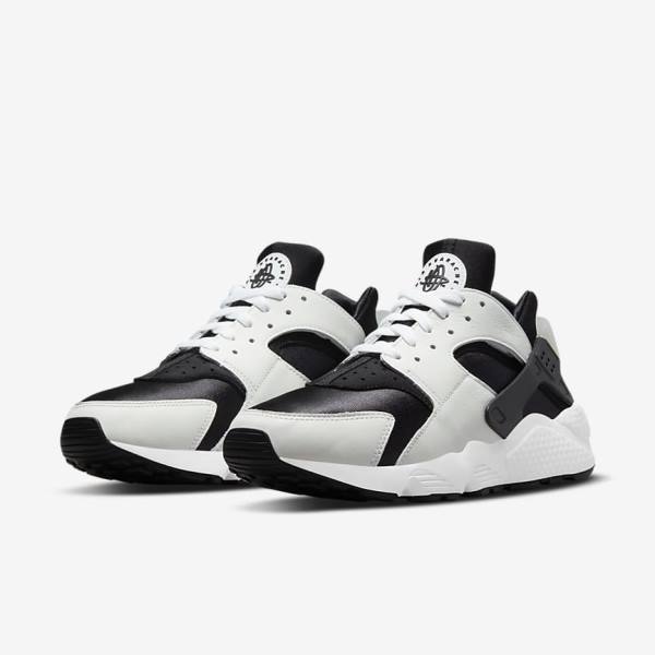 Men's Nike Air Huarache Sneakers Black / White | NK872VGN