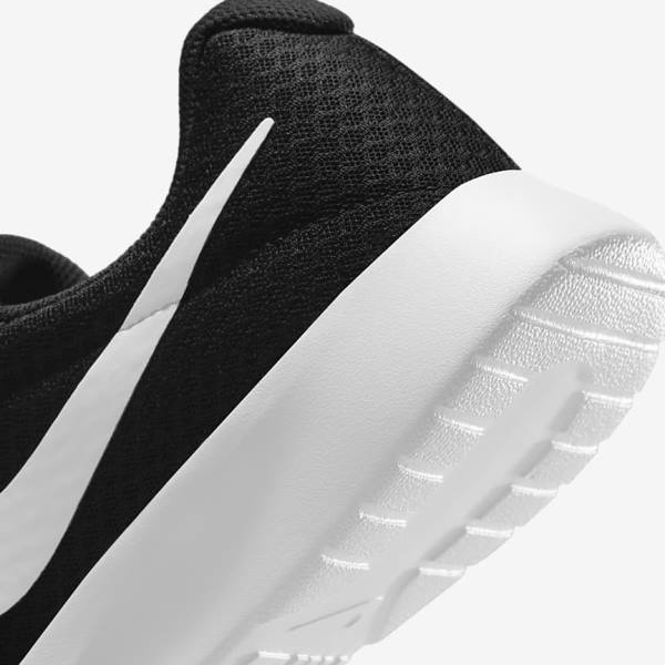 Men's Nike Tanjun Sneakers Black / White | NK843ITY