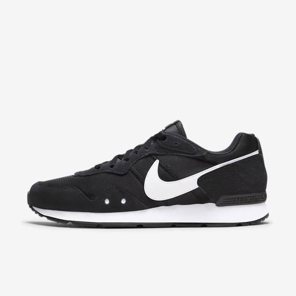 Men\'s Nike Venture Runner Sneakers Black / White | NK624ZMW