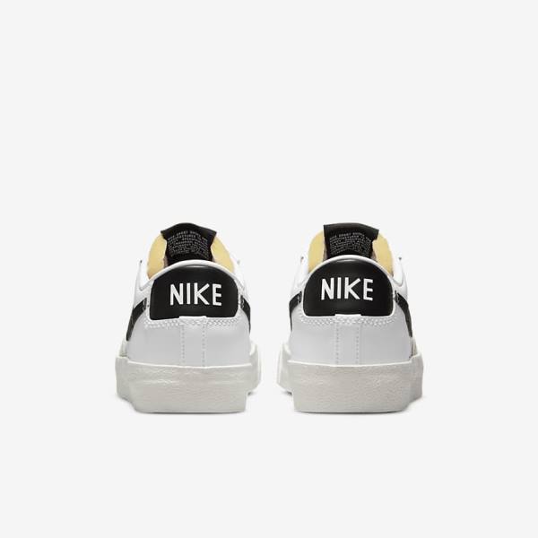 Women's Nike Blazer Low 77 Sneakers White / Black | NK051EWK